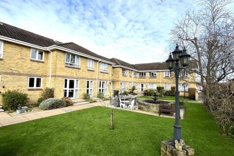 Clayton Road, Chessington, Surrey.... 2 bed flat for sale
