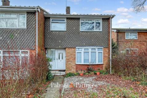 Home Mead, Essex CM2 3 bed end of terrace house for sale