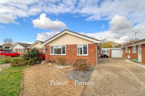 Poplar Grove, Essex CM0 2 bed bungalow for sale