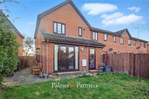 Longleaf Drive, Essex CM7 3 bed end of terrace house for sale