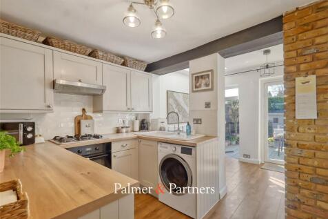 Roxwell Road, Essex CM1 1 bed terraced house for sale