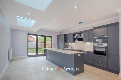 Goldlay Road, Chelmsford CM2 3 bed end of terrace house for sale