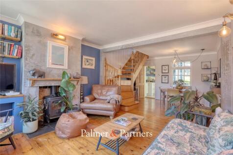 2 bedroom semi-detached house for sale