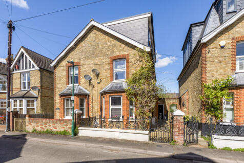 4 bedroom semi-detached house for sale