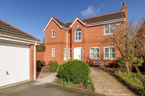 Herons Wharf, Wigan WN6 4 bed detached house for sale
