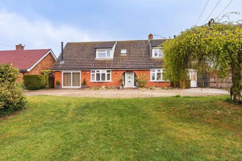 4 bedroom chalet for sale