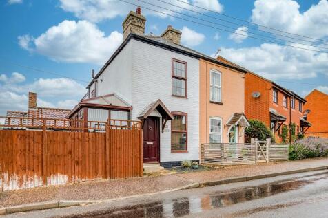 2 bedroom semi-detached house for sale