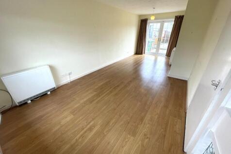 2 bedroom town house for sale