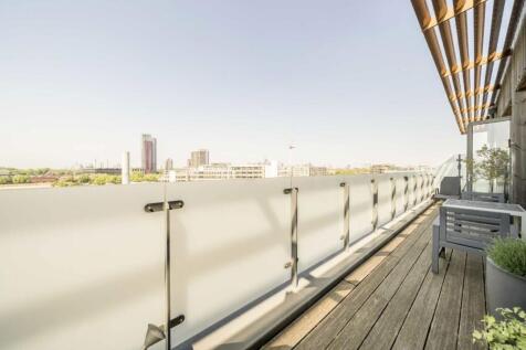 Quebec Way, London SE16 1 bed flat for sale