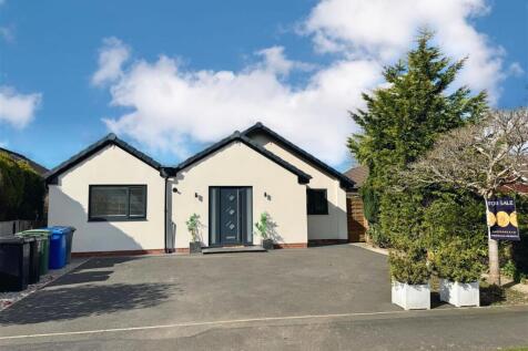 4 bedroom detached bungalow for sale