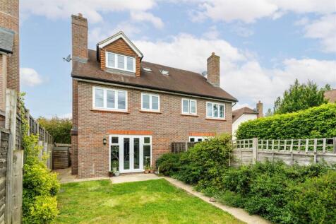 3 bedroom semi-detached house for sale