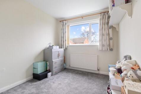 3 bedroom link detached house for sale