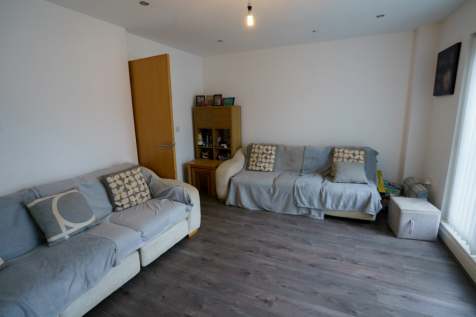 3 bedroom town house for sale