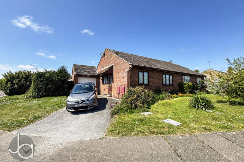 2 bedroom semi-detached bungalow for sale