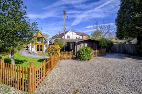 2 bedroom detached house for sale