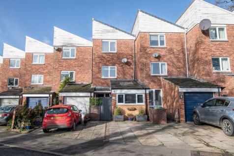 4 bedroom terraced house for sale
