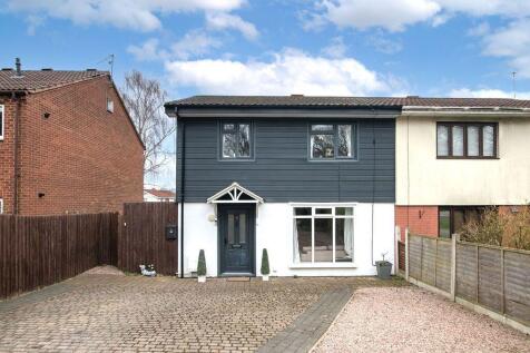 3 bedroom semi-detached house for sale