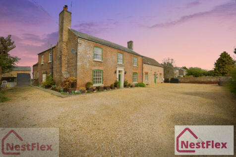 5 bedroom detached house for sale
