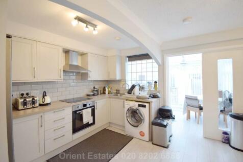 Audax 6 bed terraced house for sale