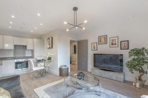 Marsh Road, Pinner HA5 1 bed flat for sale