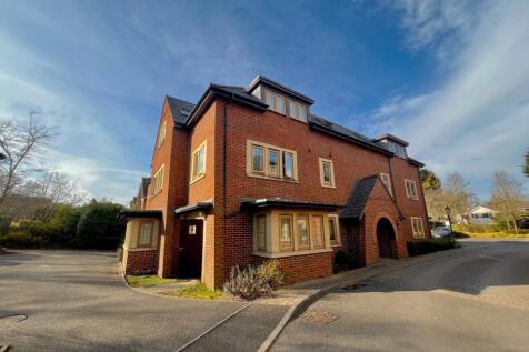 London Road, Ascot SL5 2 bed flat for sale