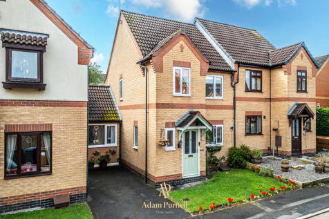 Garden Close, Burbage, Leicestershire 4 bed semi