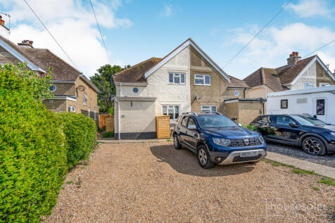 3 bedroom semi-detached house for sale