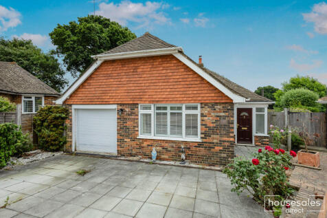 2 bedroom detached bungalow for sale