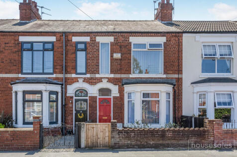 3 bedroom terraced house for sale