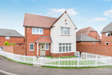 4 bedroom detached house for sale