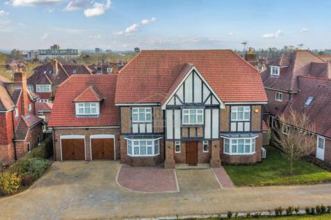 5 bedroom detached house for sale