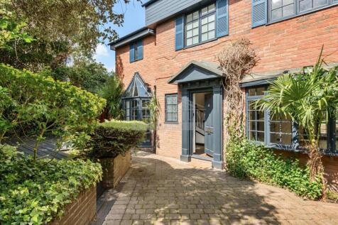 5 bedroom semi-detached house for sale