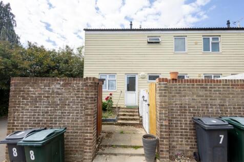 1 bedroom ground floor flat for sale