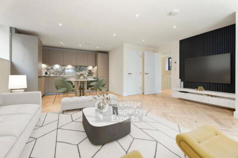 3 bedroom flat for sale