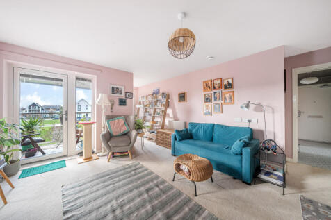 Huxley Drive, Oxted, RH8 2 bed flat for sale