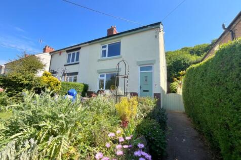 2 bedroom semi-detached house for sale