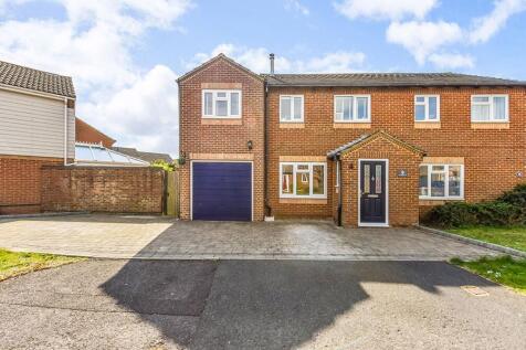 4 bedroom semi-detached house for sale