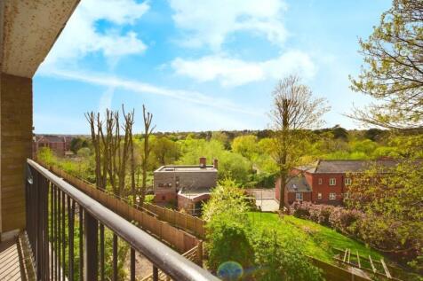 Lee Heights, Bambridge Court, Maidstone 2 bed apartment for sale