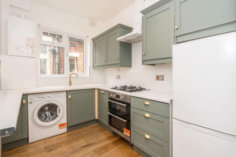3 bedroom flat for sale