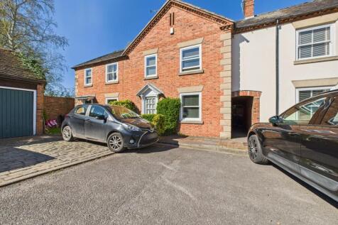 3 bedroom town house for sale