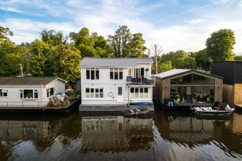 3 bedroom house boat for sale