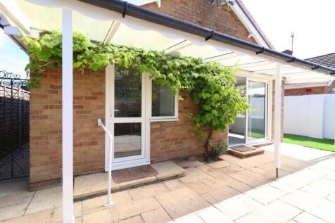 Hillside Close, Cheltenham 2 bed bungalow for sale