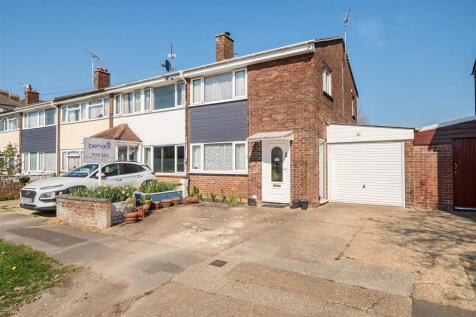 3 bedroom end of terrace house for sale
