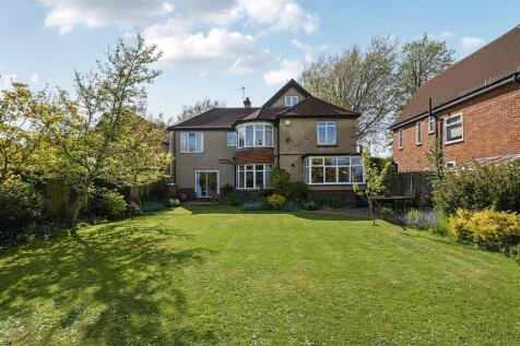5 bedroom detached house for sale