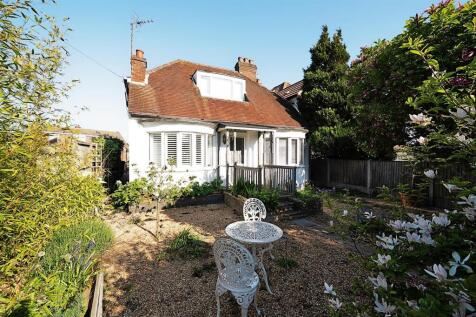 2 bedroom detached bungalow for sale