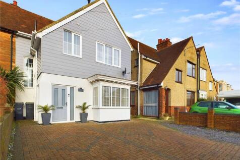 4 bedroom end of terrace house for sale