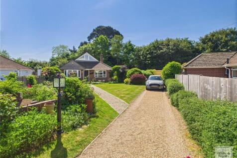 4 bedroom detached bungalow for sale