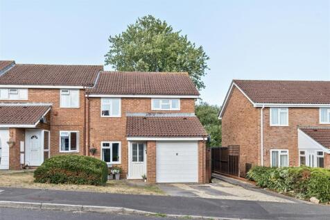 Lynwood Drive, Trowbridge BA14 3 bed semi