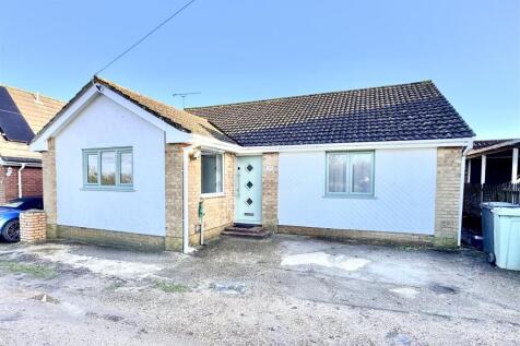 10 Solent View Calshot, 3 bed detached house for sale