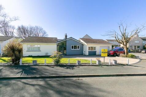 4 bedroom bungalow for sale